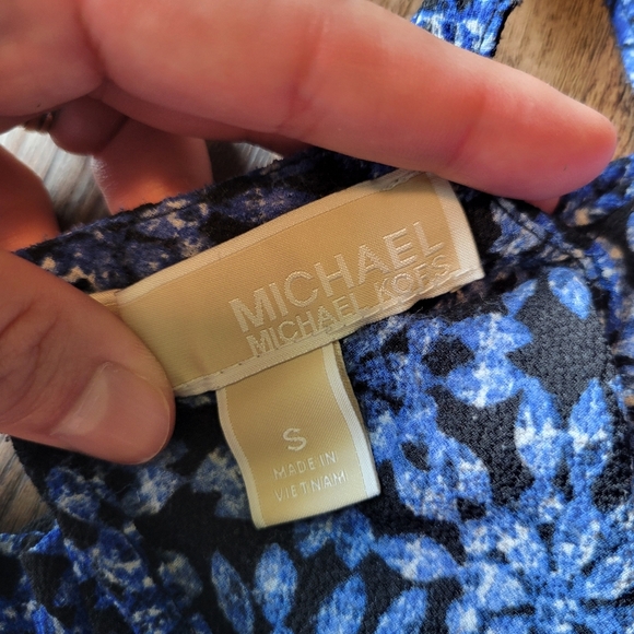 Michael Kors Blue Floral Ruffled Peekaboo Blouse - Picture 6 of 9